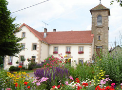 La Mairie-Ecole-Eglise de Frédéric-Fontaine